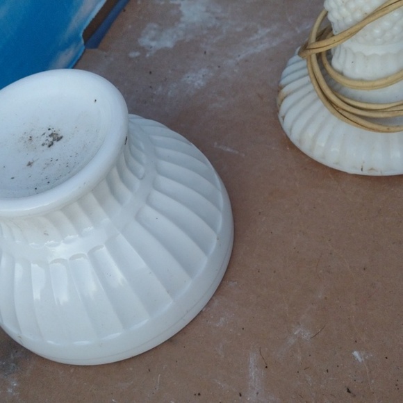 1950's Milk Glass Lot - Picture 3 of 4